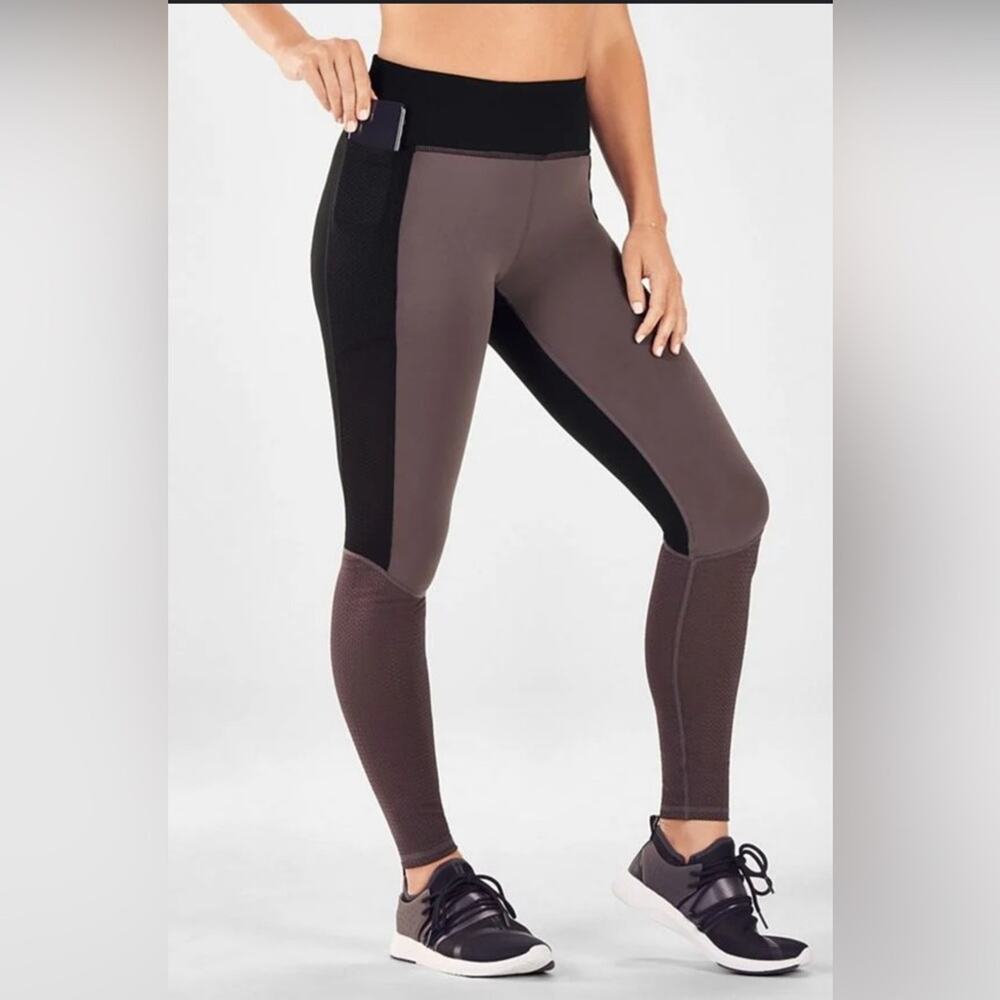 Fabletics Mid-Rise Powerhold Pocket Legging size Medium